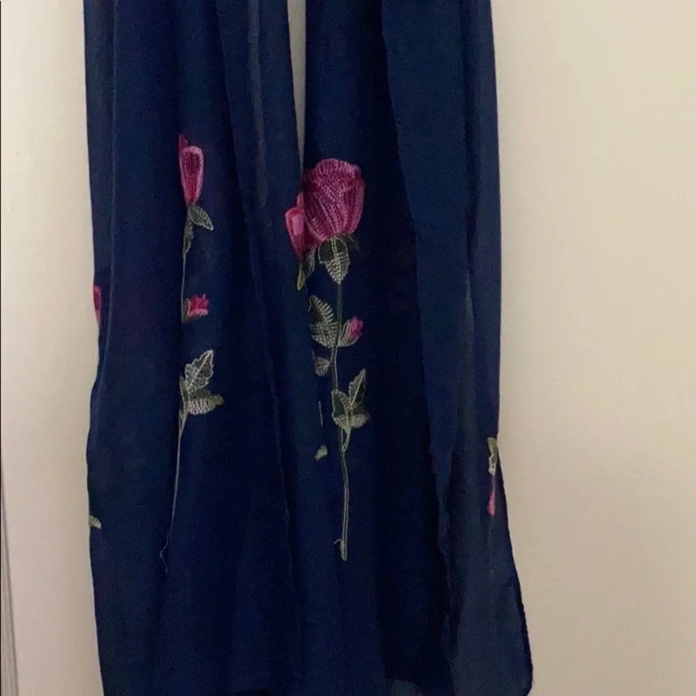 NWOT navy floral fashion scarf